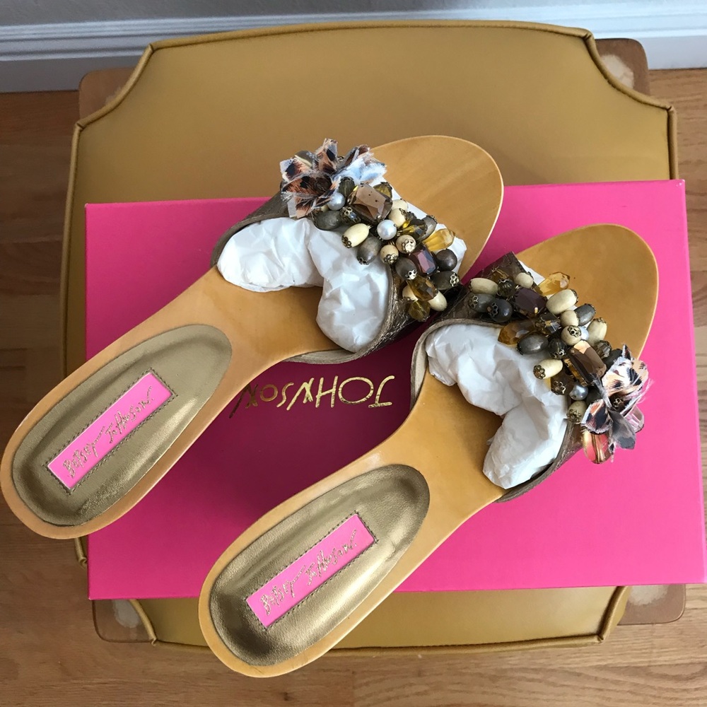 Betsy Johnson Embellished Wooden heels size 8.5